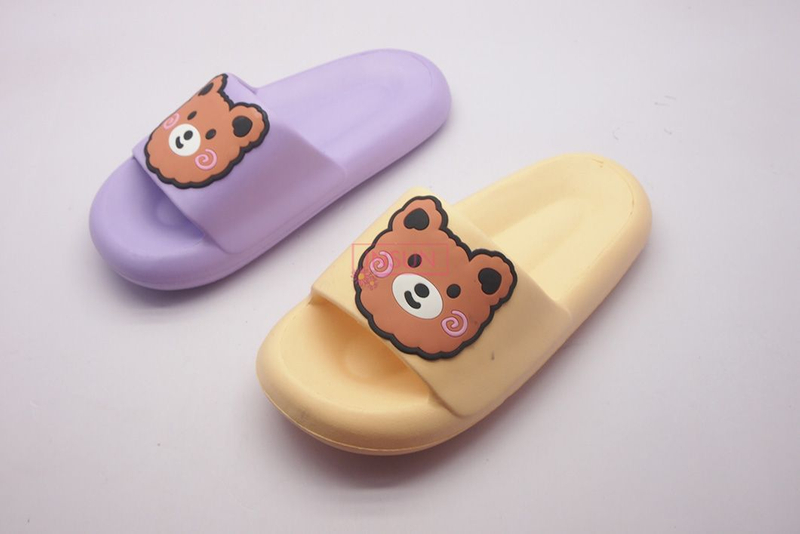 INJECTION SLIDE SLIPPERS