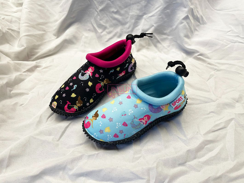 AQUA SHOES
