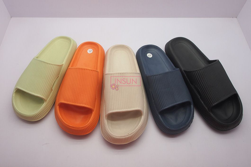 INJECTION SLIDE SLIPPERS