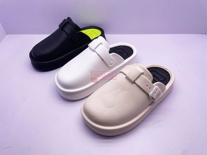 MEN CLOGS