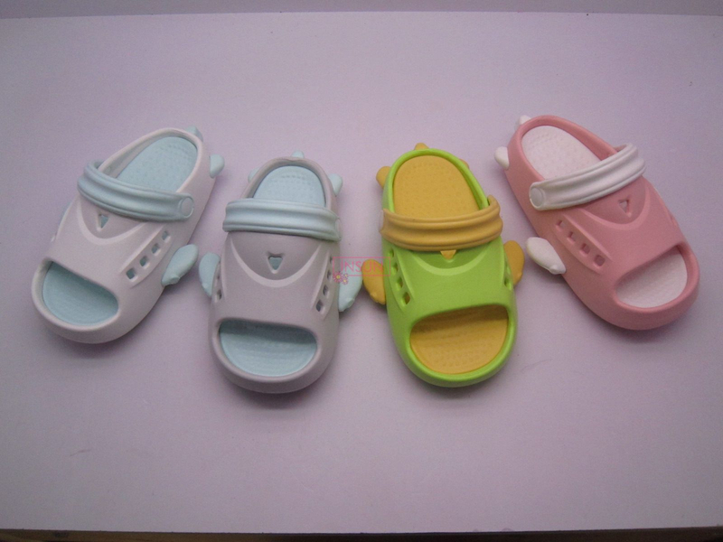CHILD CLOG