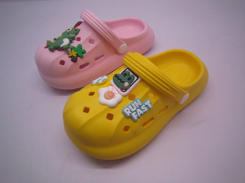 CHILD CLOGS