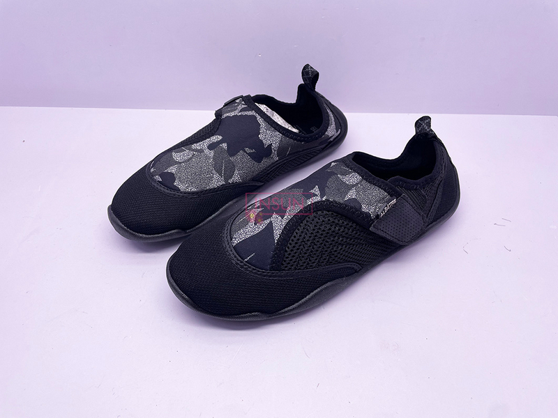AQUA SHOES