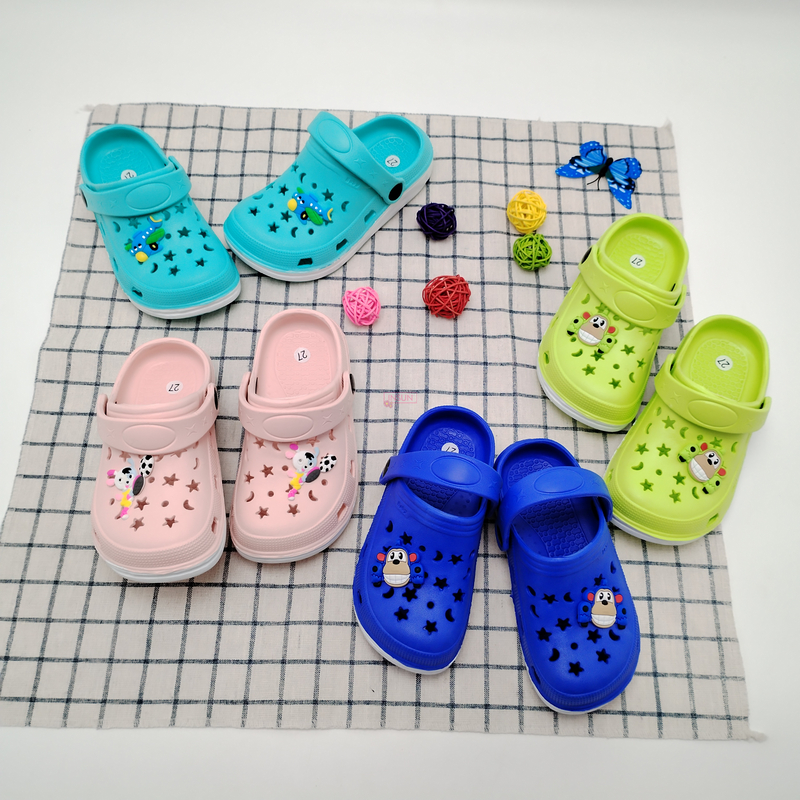 CHILD CLOGS