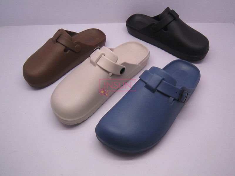 WOMAN CLOGS