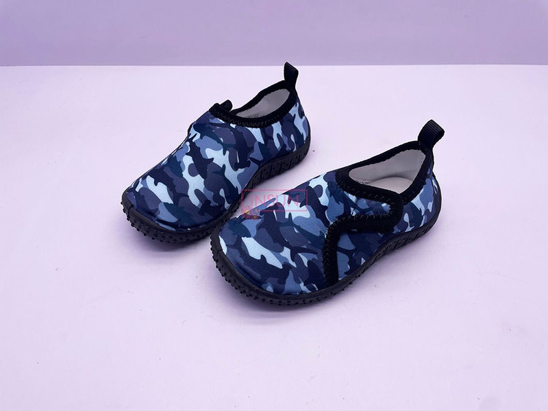 AQUA SHOES