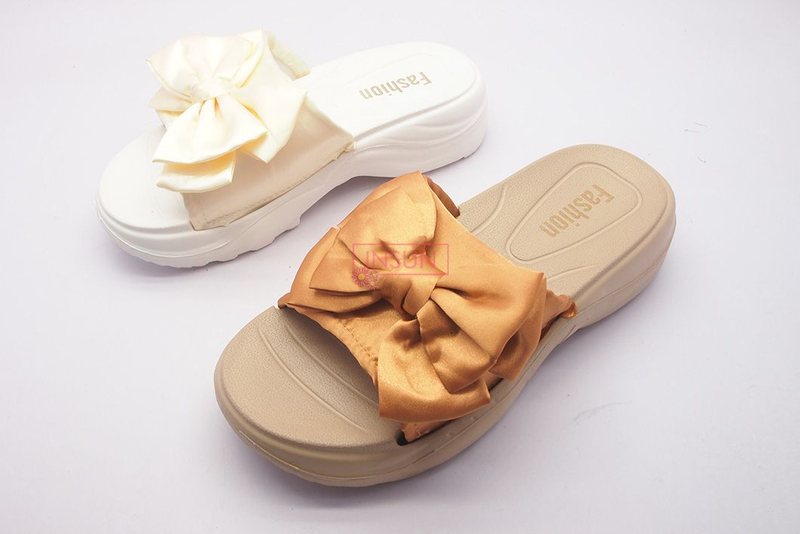 INJECTION SLIDE SLIPPERS