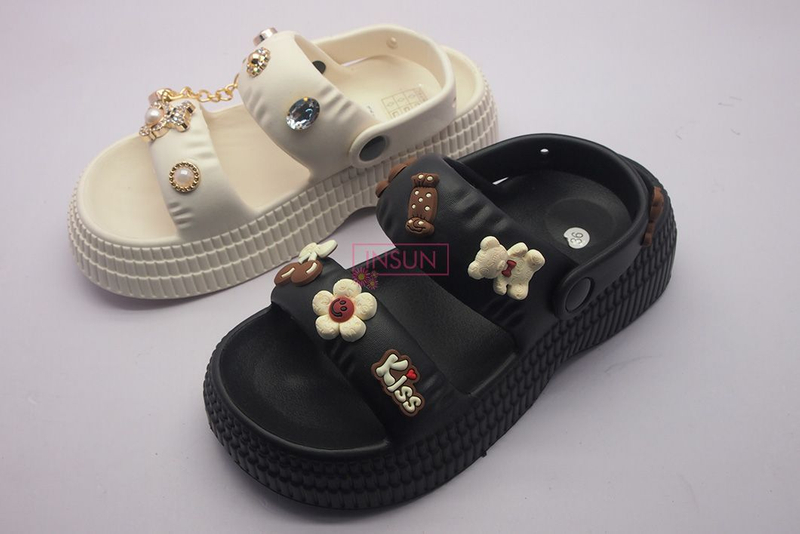 INJECTION SLIDE SLIPPERS