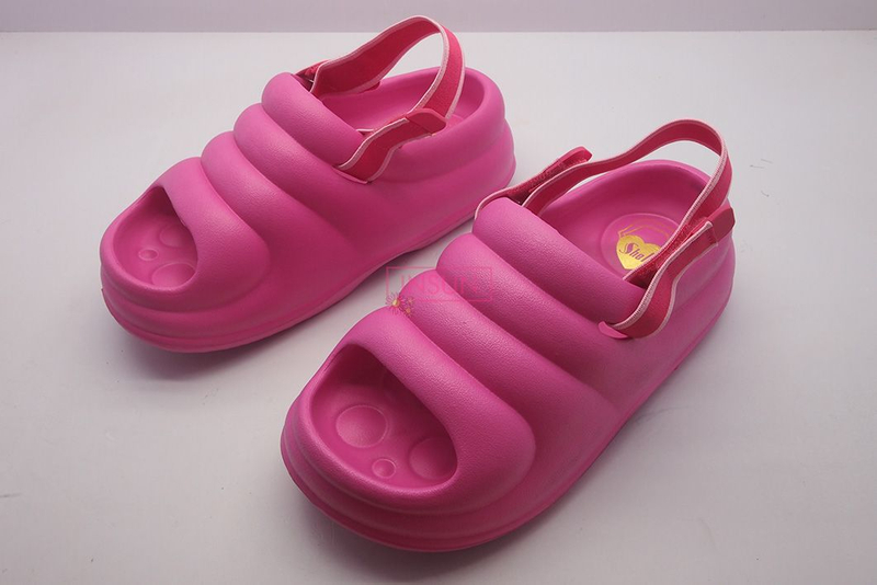 INJECTION SLIDE SLIPPERS