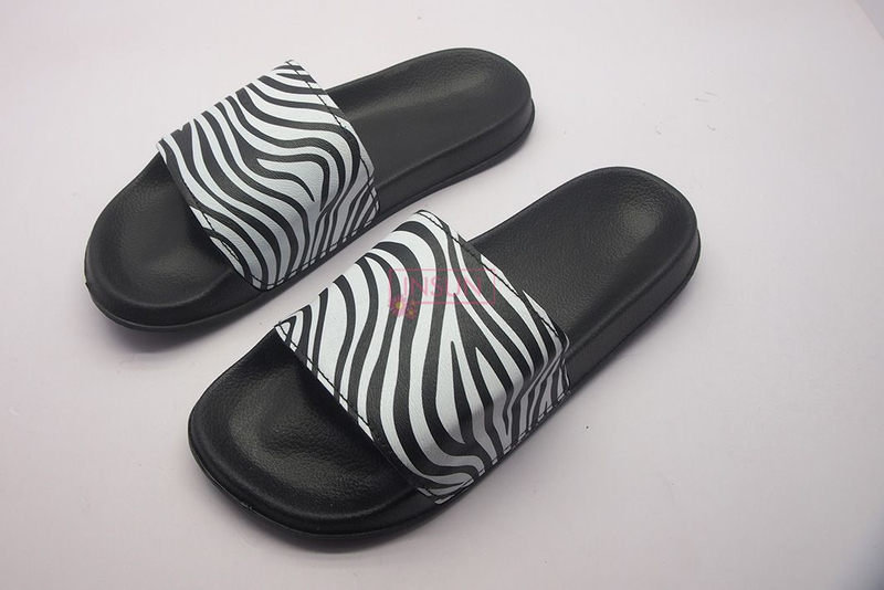 INJECTION SLIDE SLIPPERS