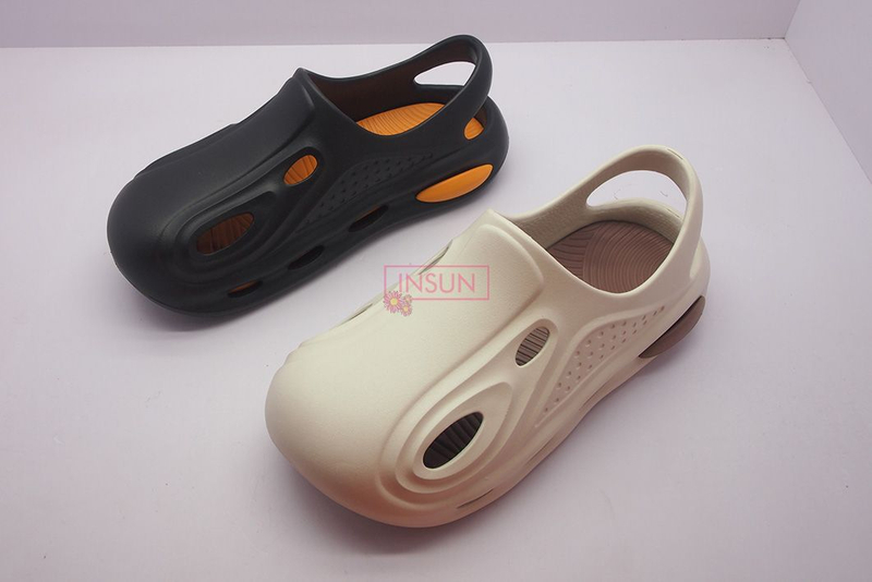 MEN CLOGS