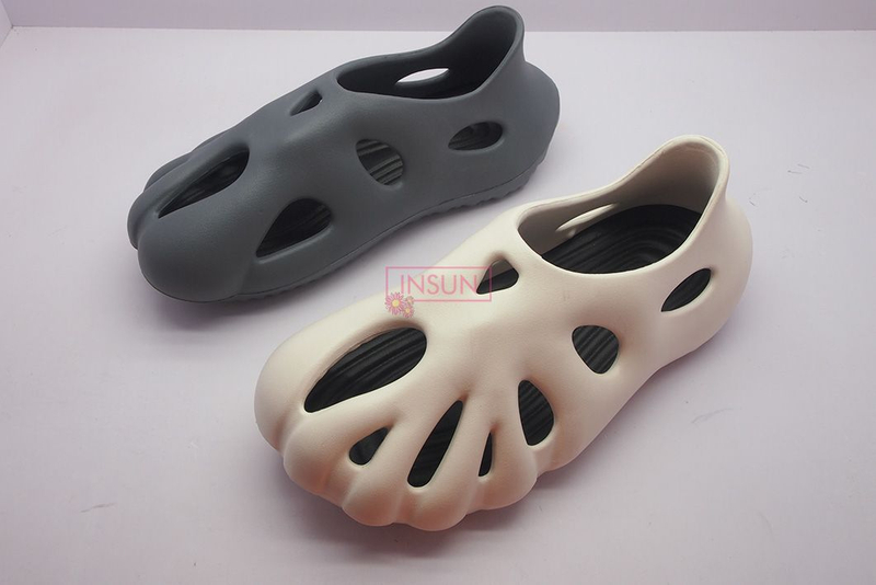 MEN CLOGS