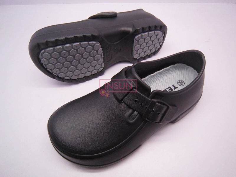 MEN CLOGS