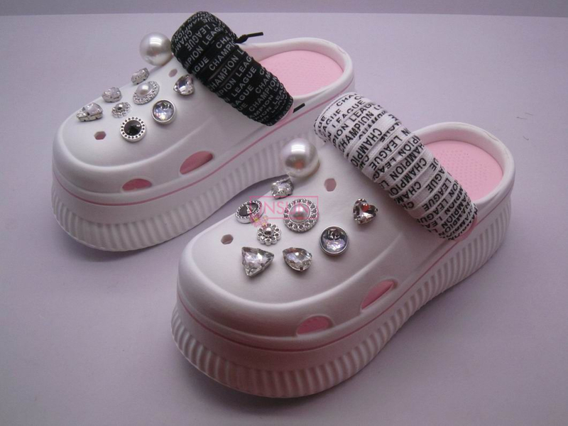 WOMEN CLOG