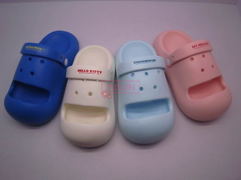 CHILD CLOGS