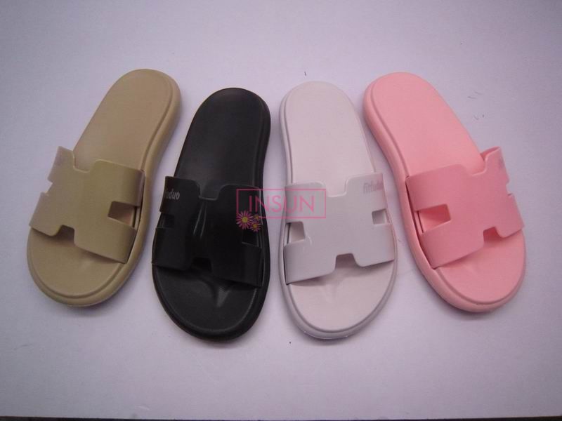 WOMEN SEPERATE INJECTION