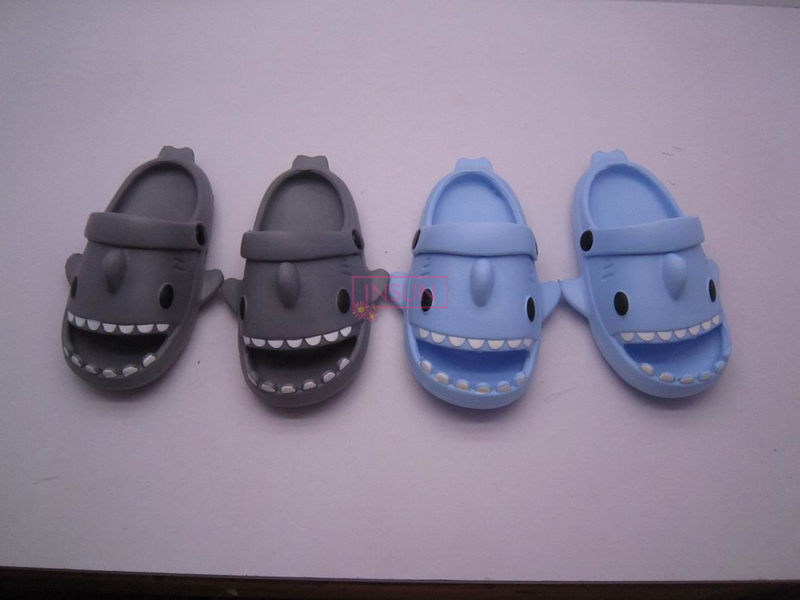 INJECTION SLIDE CHLID SLIPPERS