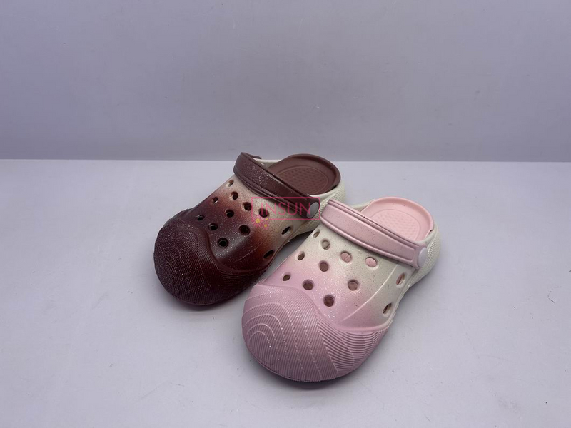 CHILD CLOG
