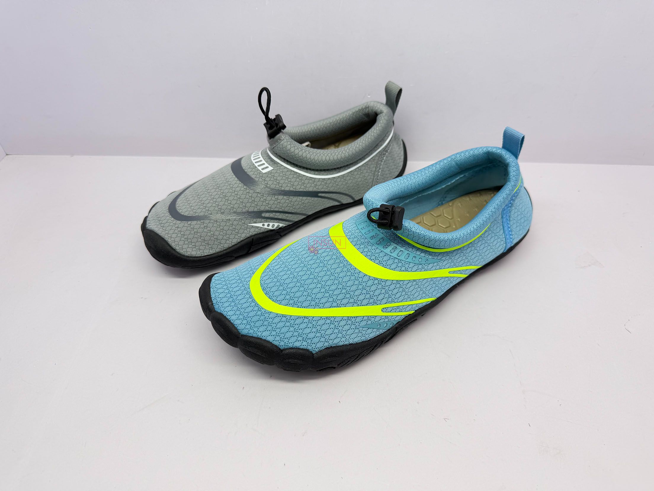 AQUA SHOES