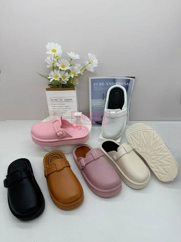 WOMAN CLOGS