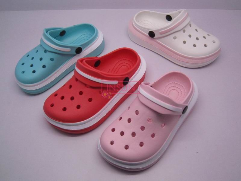 WOMAN CLOGS