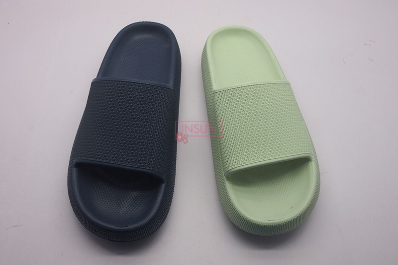 INJECTION SLIDE SLIPPERS