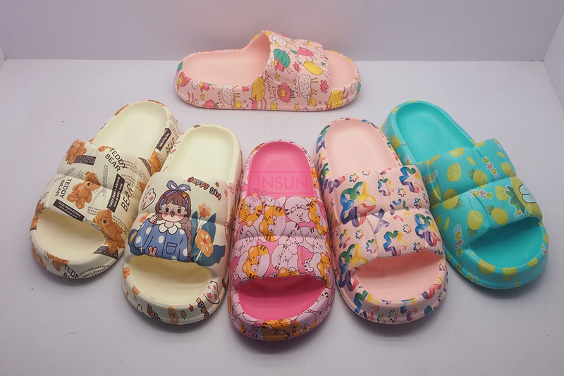 INJECTION SLIDE SLIPPERS