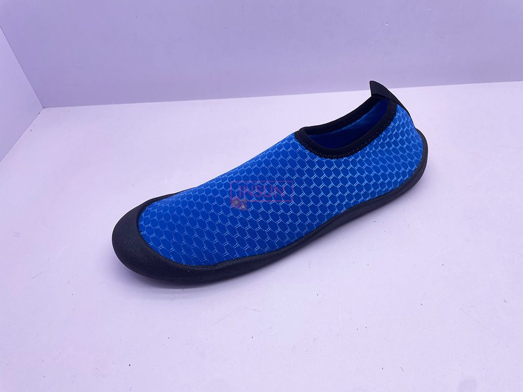 AQUA SHOES