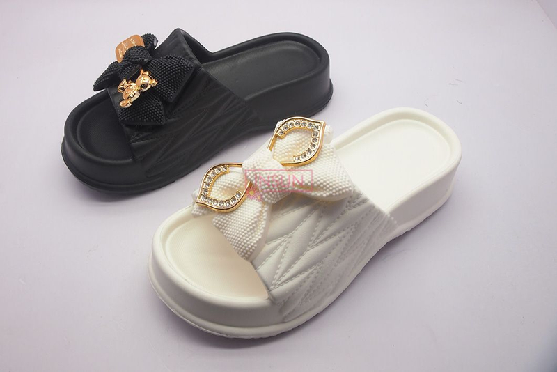 INJECTION SLIDE SLIPPERS