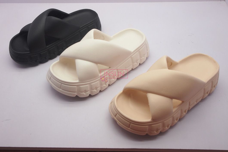 INJECTION SLIDE SLIPPERS