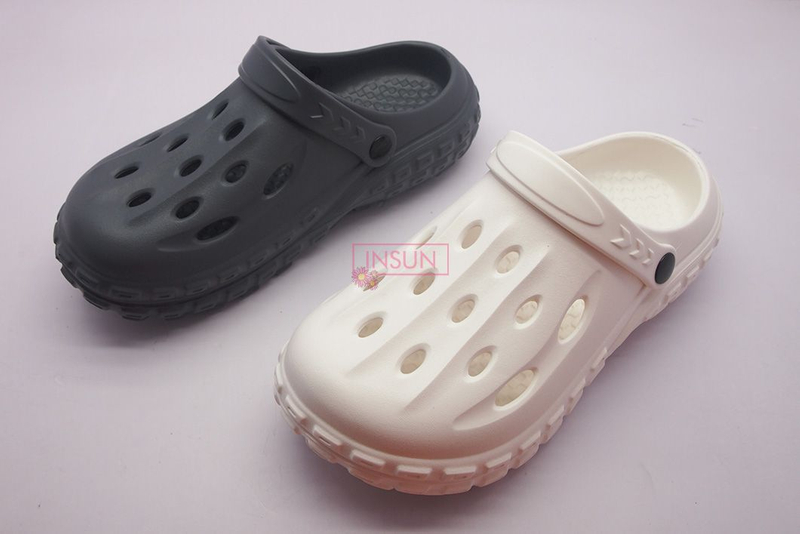 MEN CLOGS
