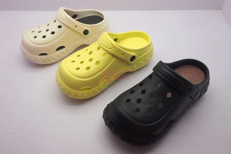 MEN CLOGS