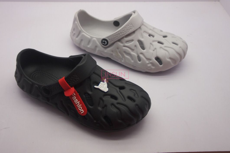 MEN CLOGS