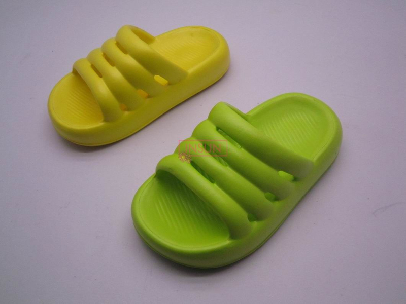 CHILD CLOG