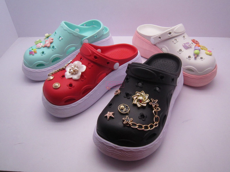 WOMEN CLOG
