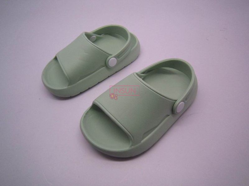 INJECTION SLIDE CHLID SLIPPERS