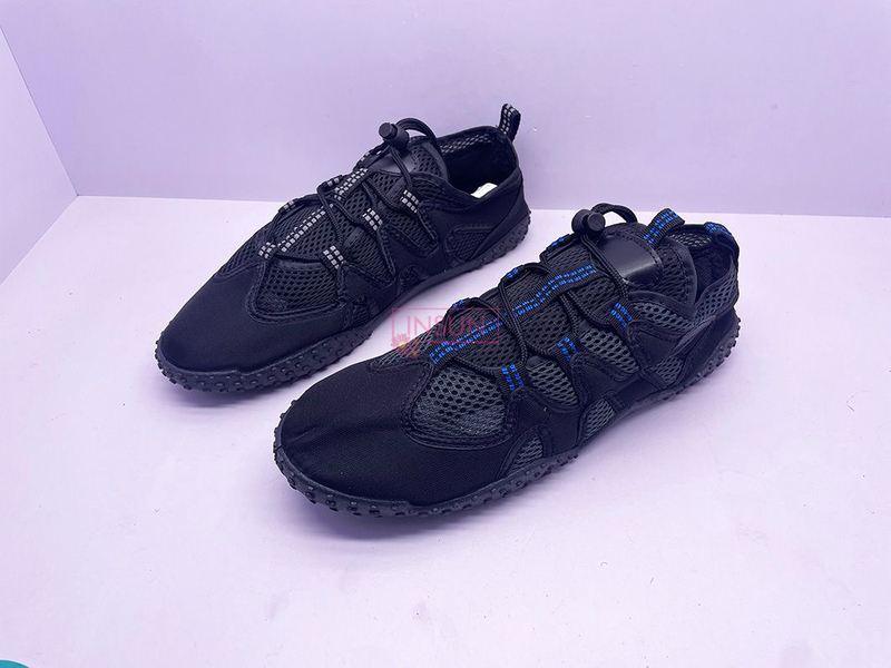 AQUA SHOES