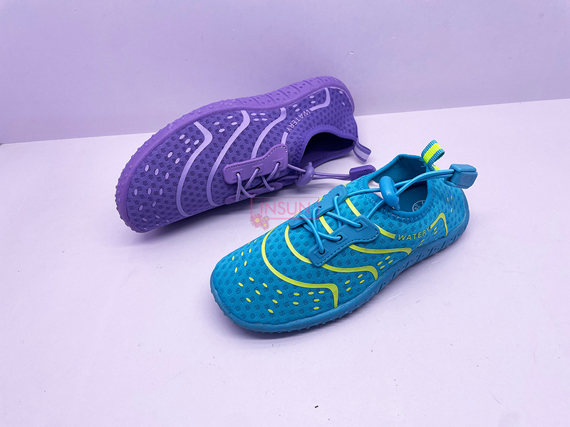 AQUA SHOES