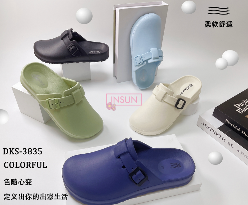 WOMAN CLOGS