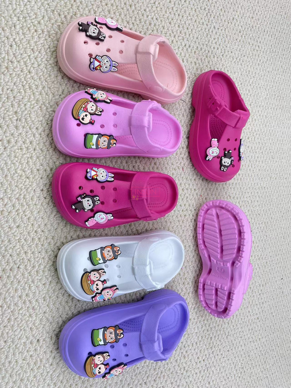CHILD CLOGS