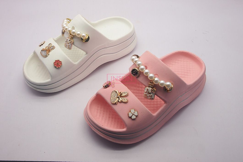 INJECTION SLIDE SLIPPERS