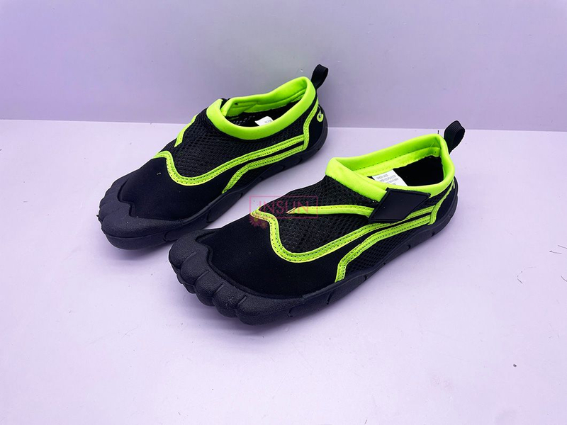 AQUA SHOES