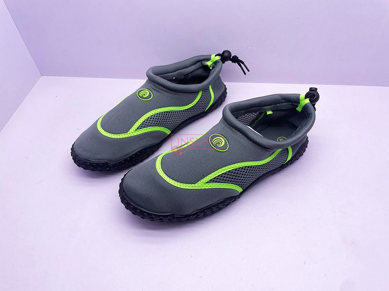 AQUA SHOES