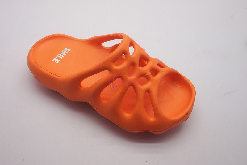 INJECTION SLIDE SLIPPERS