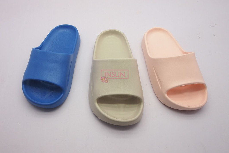 INJECTION SLIDE SLIPPERS