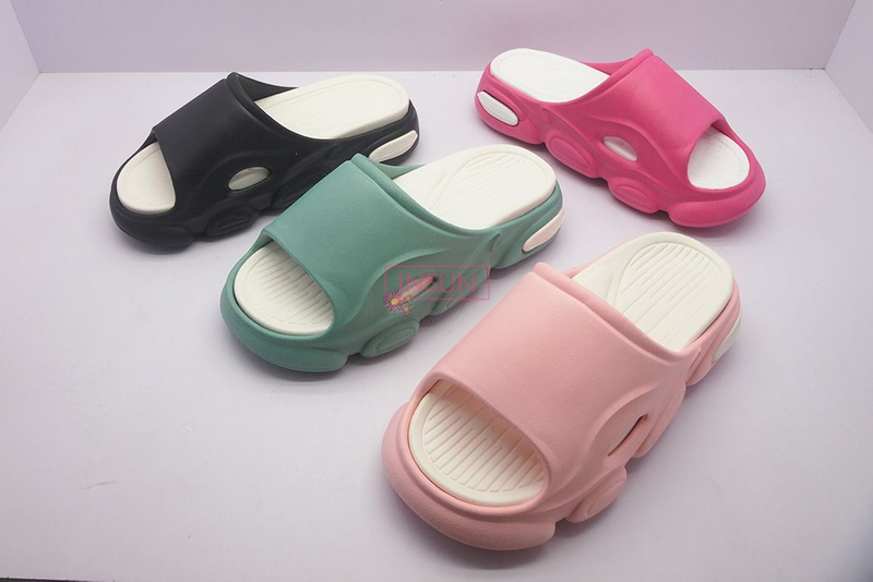 INJECTION SLIDE SLIPPERS