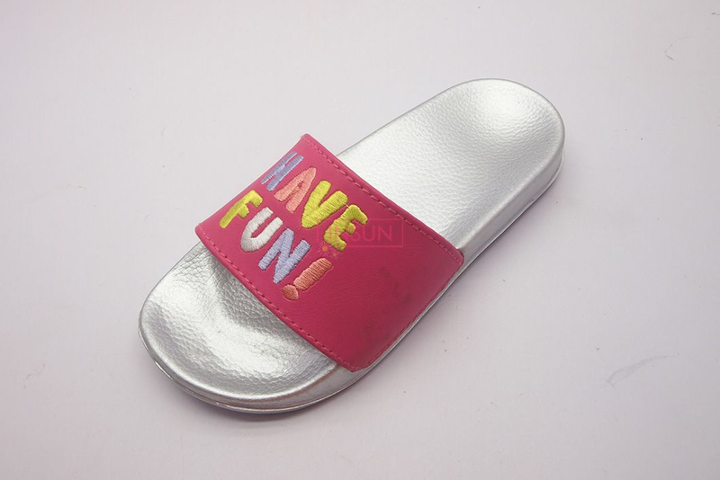 INJECTION SLIDE SLIPPERS