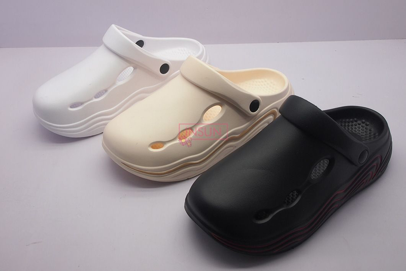 MEN CLOGS
