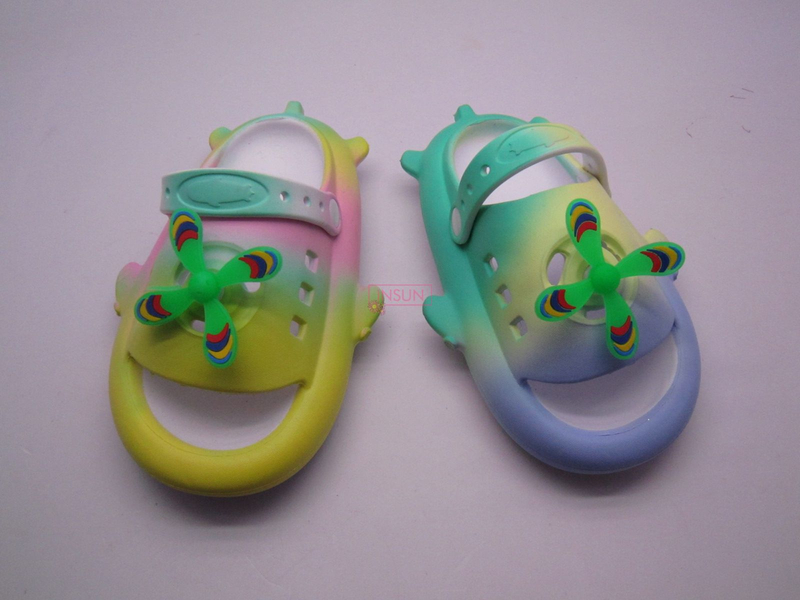 CHILD CLOG