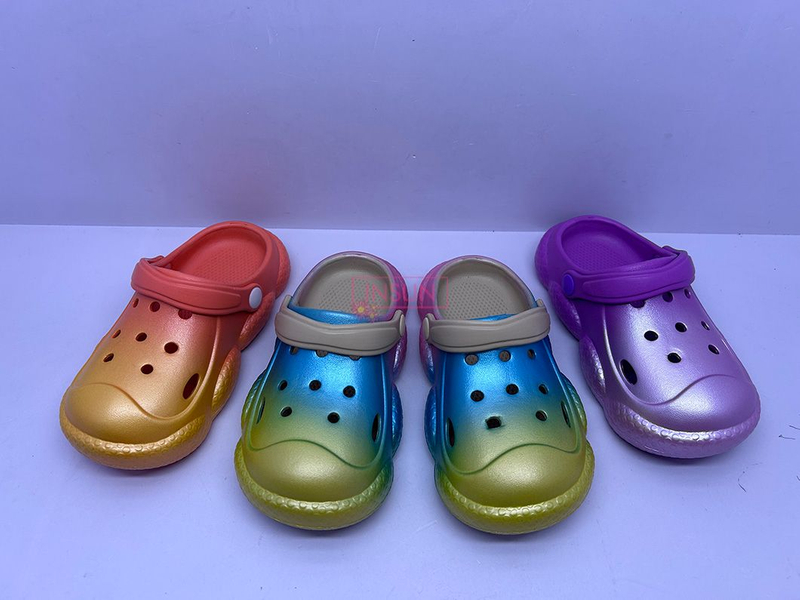 CHILD CLOGS